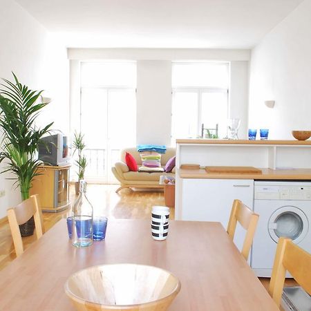 Very Central Apartment In Brussels Брюссель Номер фото